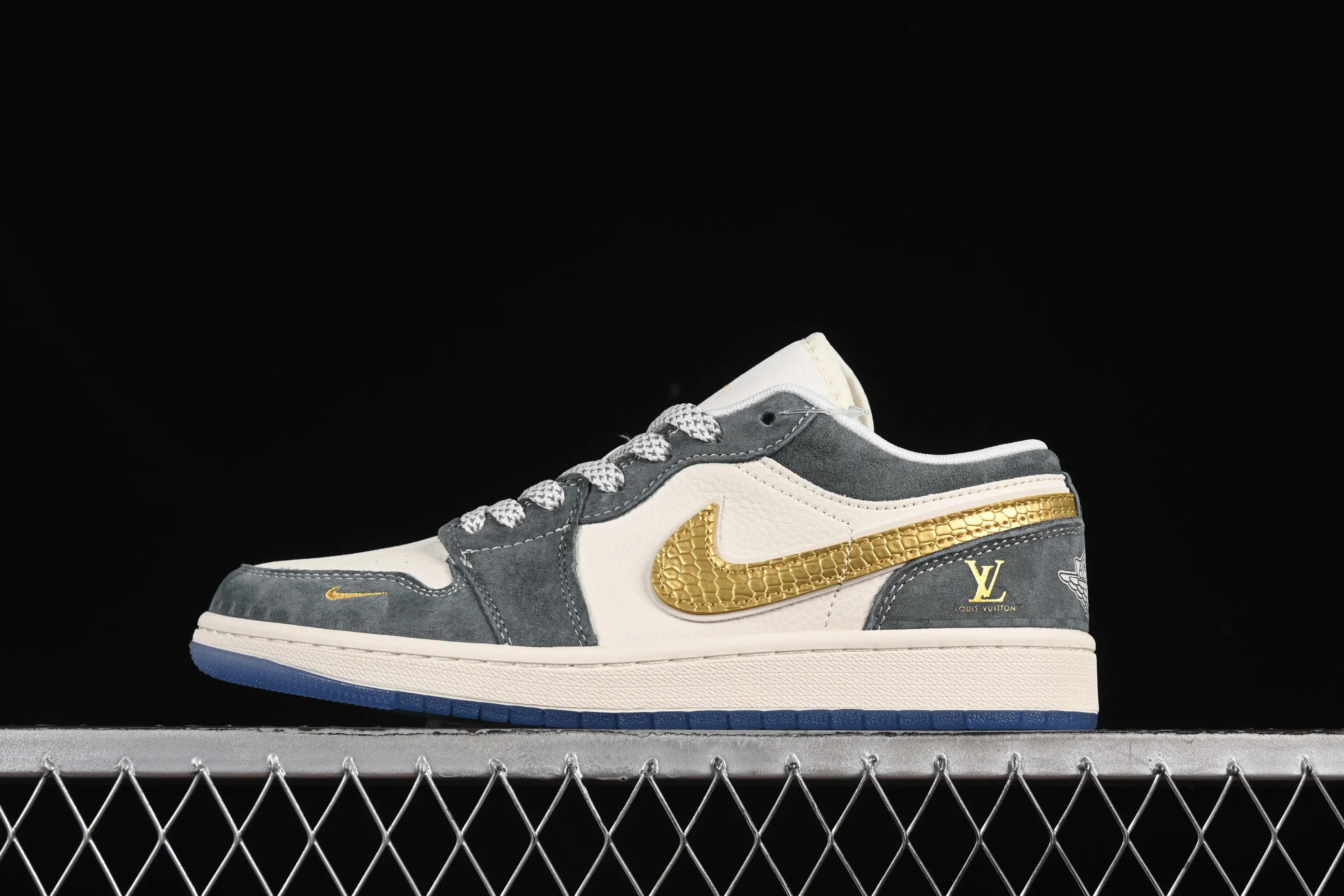 All categories Air Jordan Jordan series basketball shoes Air Jordan 1 Low high-end customized low-top sneakers Air Jordan 1 Low AJ1 Joe 1 LV joint gold hook snake scale high-end customized low-top retro basketball shoes XX3168-167